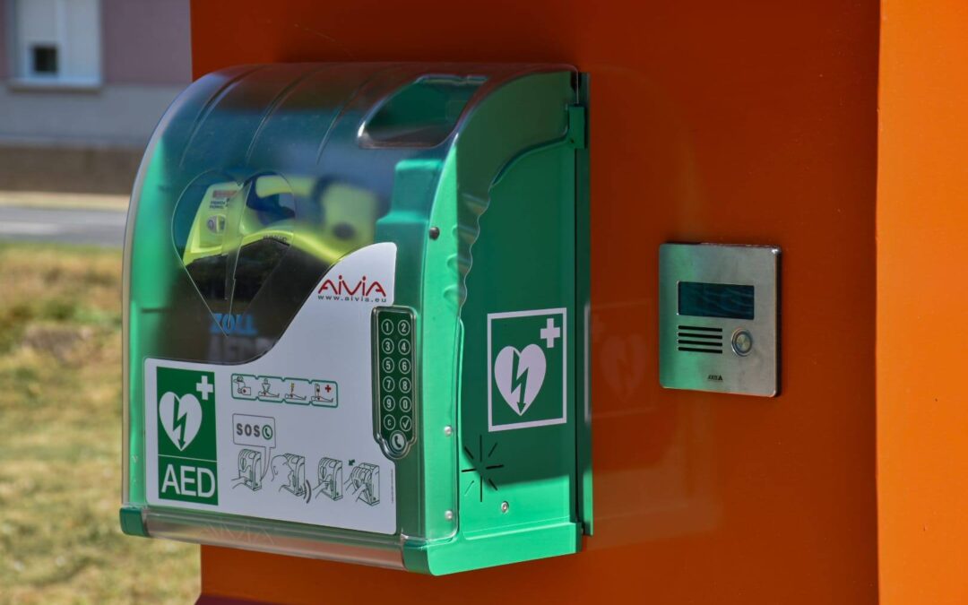ДЕМОНСТРАЦИЈА УПОТРЕБЕ AED УРЕЂАЈА