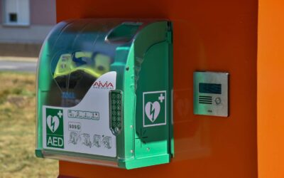 ДЕМОНСТРАЦИЈА УПОТРЕБЕ AED УРЕЂАЈА