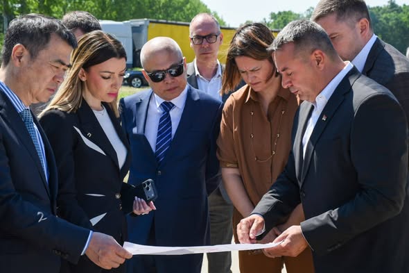 МИНИСТАРКА ПРИВРЕДЕ И ПРЕДСТАВНИЦИ КОМПАНИЈЕ „GUANNAN“ У РАДНОЈ ПОСЕТИ ОПШТИНИ ШИД